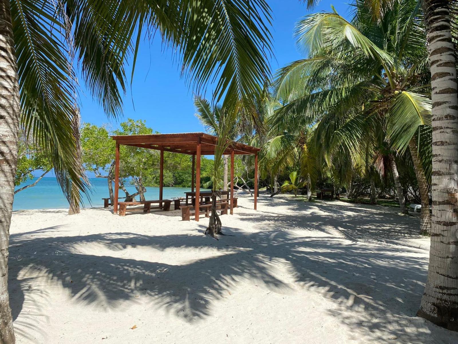 Hotel Agua Azul Beach Resort Hatillo Экстерьер фото